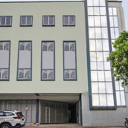 Oyo 92300 Koala House Hotel Пеканбару Екстериор снимка