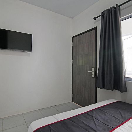 Oyo 92300 Koala House Hotel Пеканбару Екстериор снимка