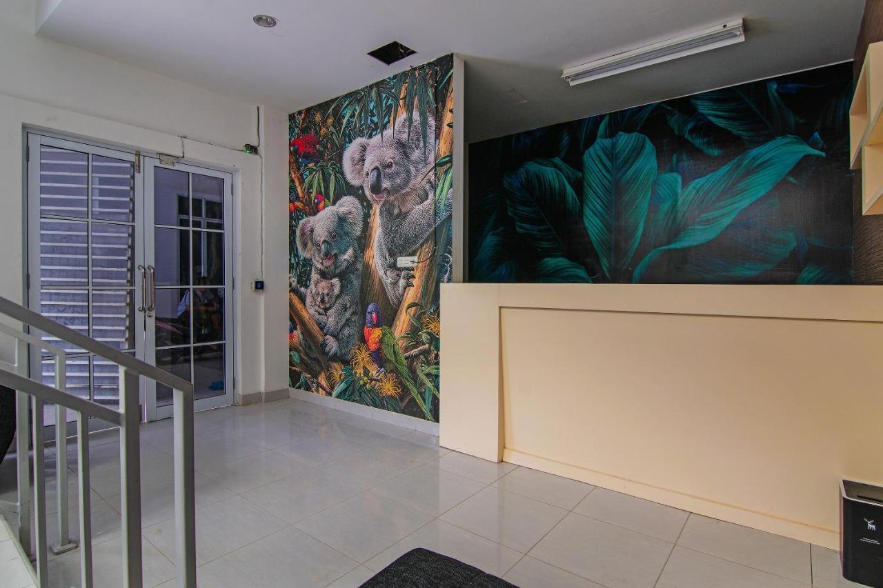 Oyo 92300 Koala House Hotel Пеканбару Екстериор снимка