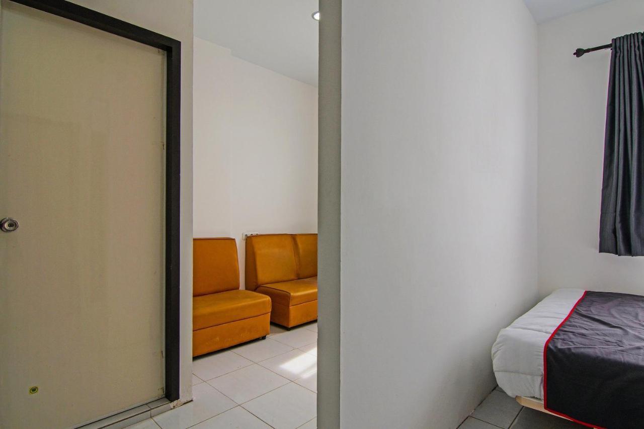 Oyo 92300 Koala House Hotel Пеканбару Екстериор снимка