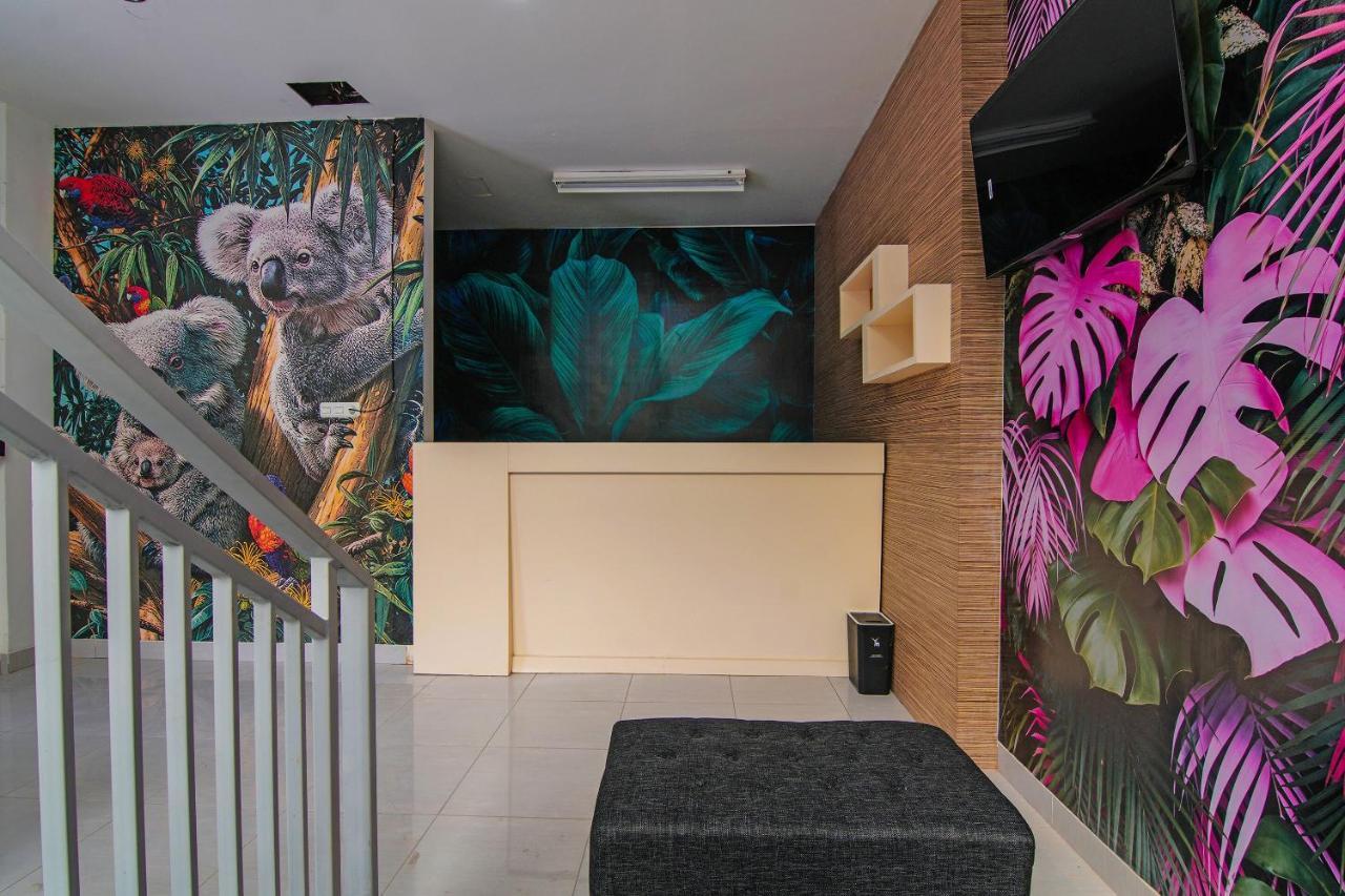 Oyo 92300 Koala House Hotel Пеканбару Екстериор снимка