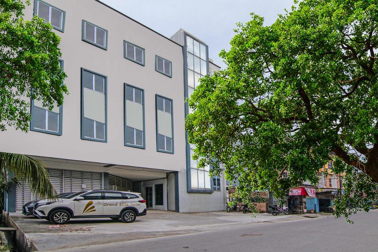 Oyo 92300 Koala House Hotel Пеканбару Екстериор снимка