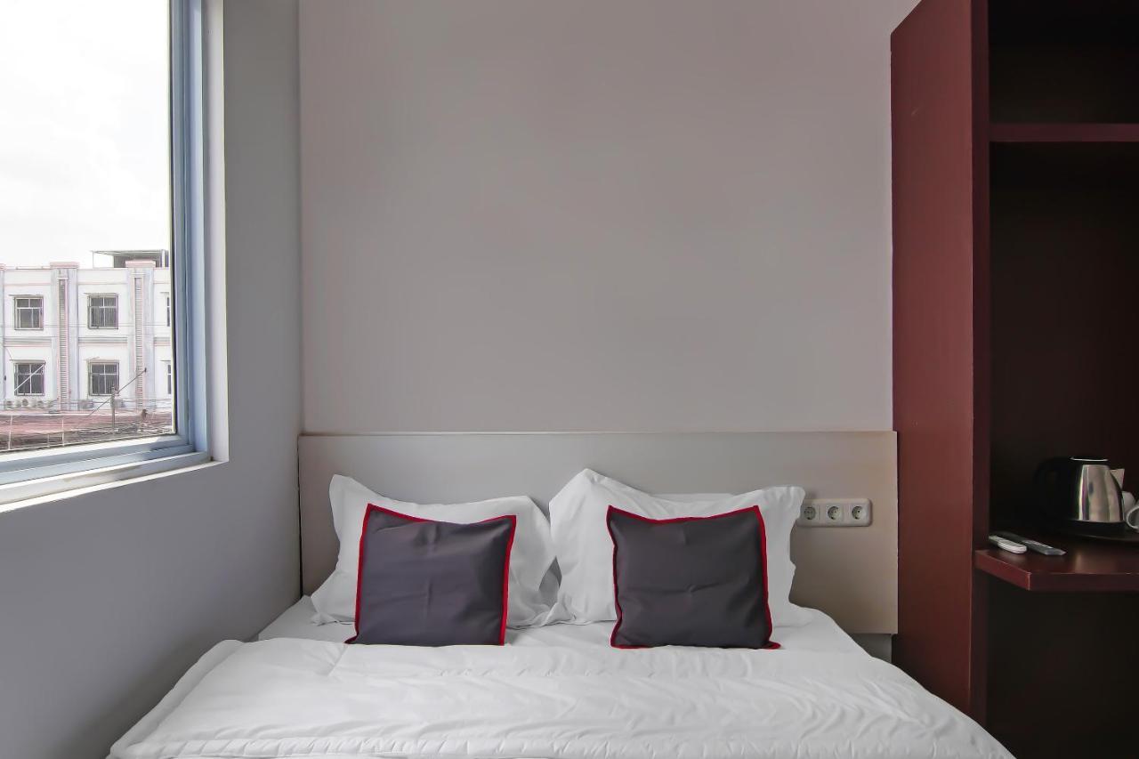 Oyo 92300 Koala House Hotel Пеканбару Екстериор снимка