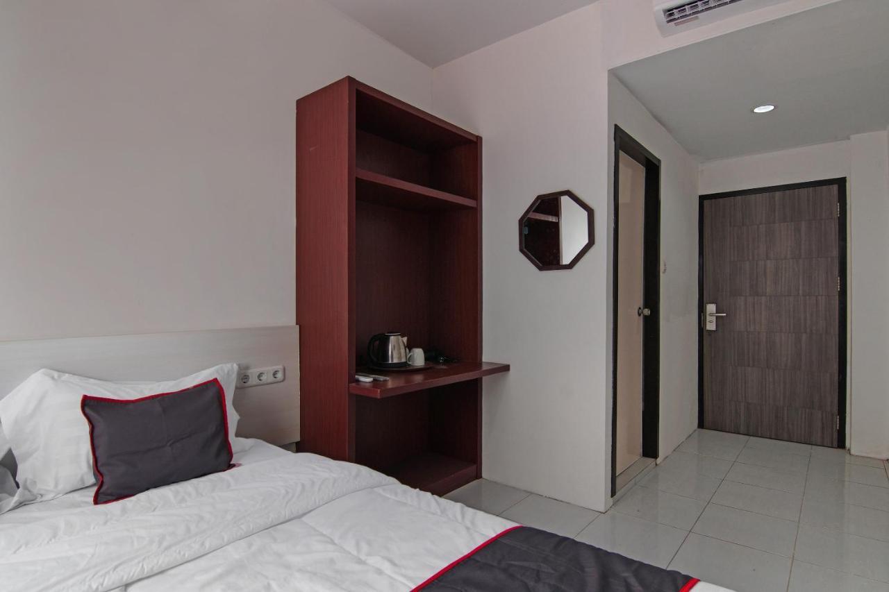 Oyo 92300 Koala House Hotel Пеканбару Екстериор снимка