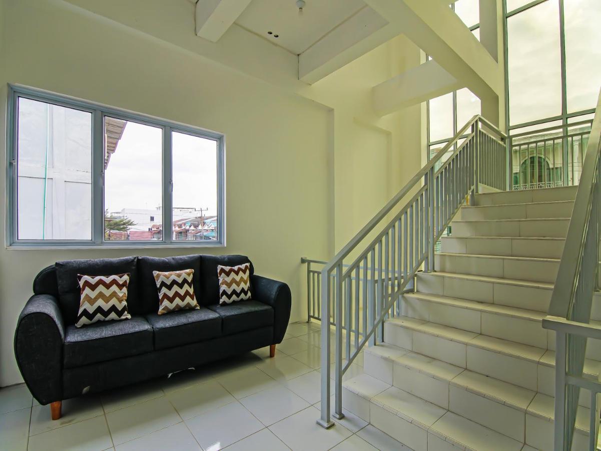 Oyo 92300 Koala House Hotel Пеканбару Екстериор снимка