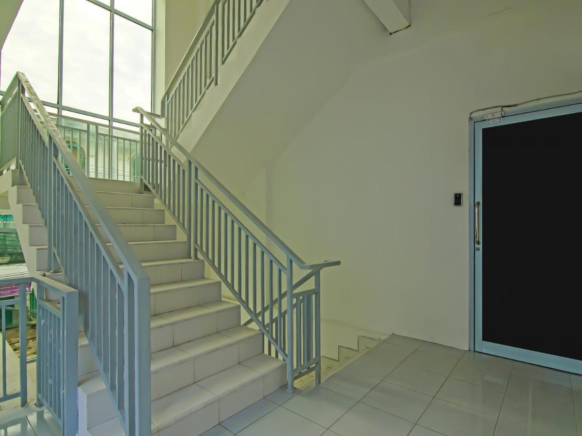 Oyo 92300 Koala House Hotel Пеканбару Екстериор снимка