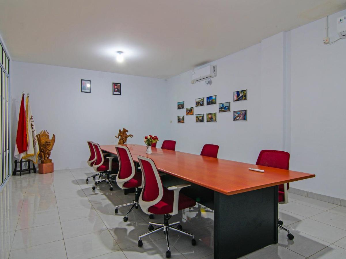 Oyo 92300 Koala House Hotel Пеканбару Екстериор снимка
